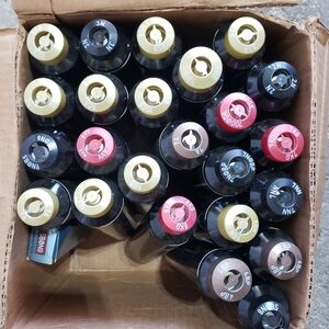 Goldwell Top Chic and Colorance cans